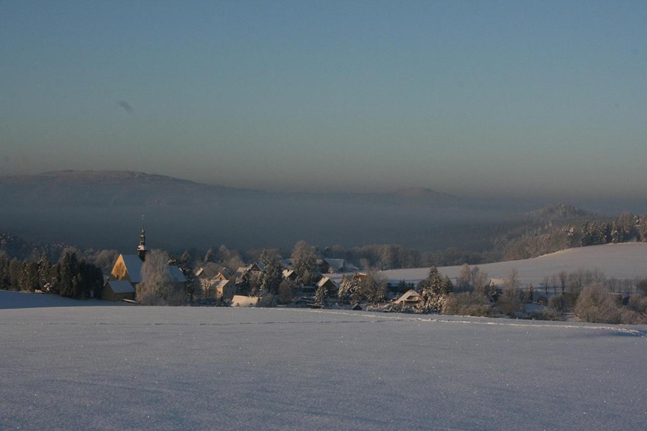 Готель Kraeuterbaude Saupsdorf Екстер'єр фото